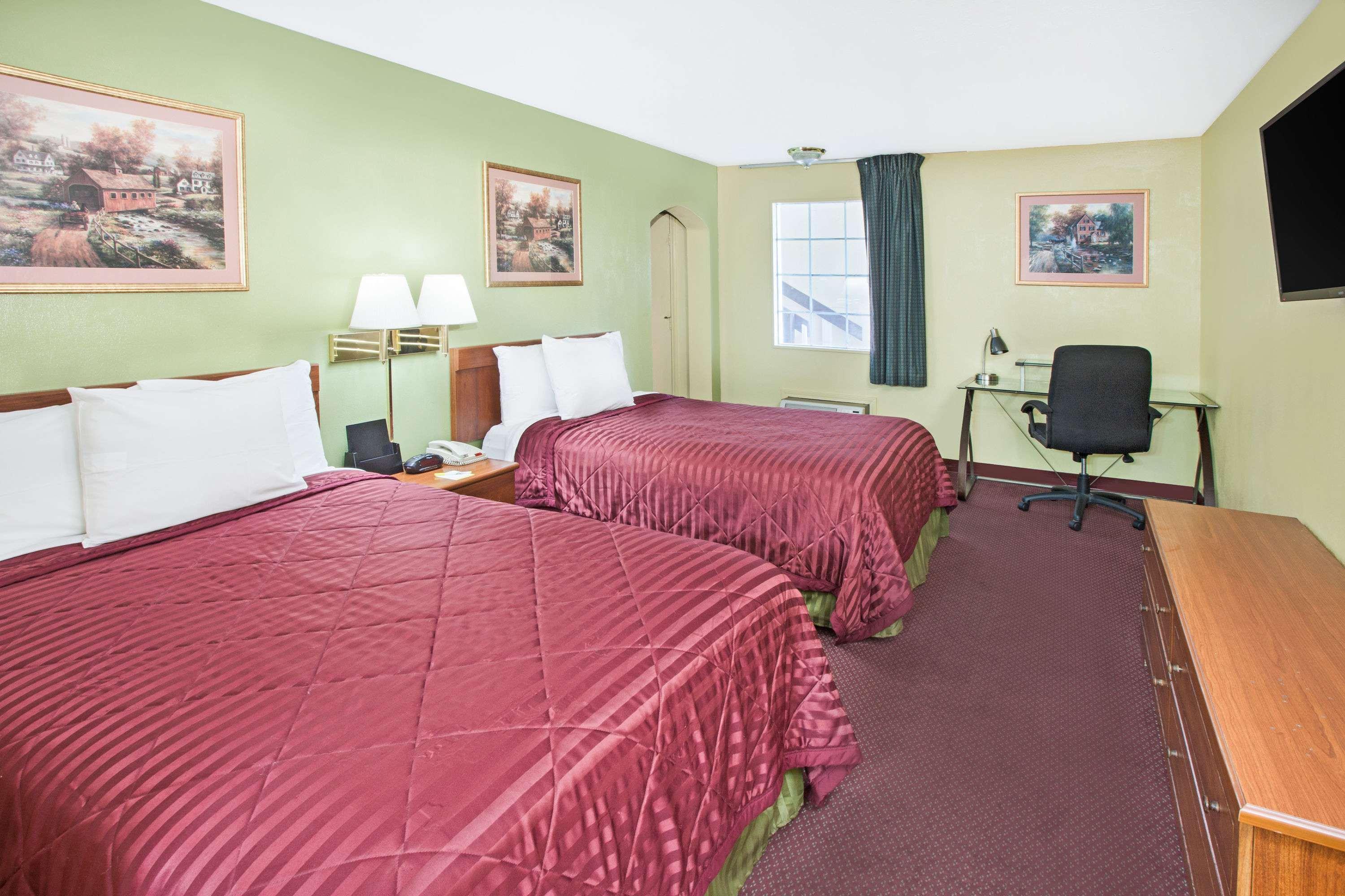 Days Inn & Suites By Wyndham Терре-Хот Экстерьер фото